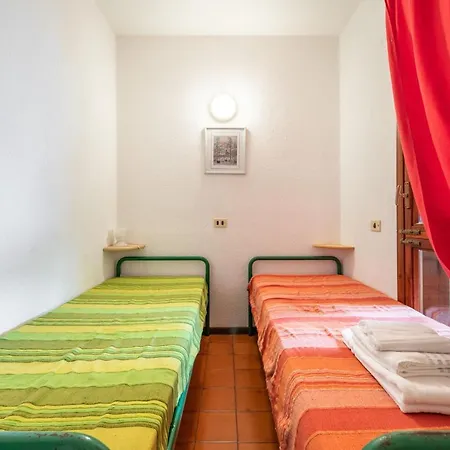 Accu Is Prezzus C Fronte Mare Apartamento *