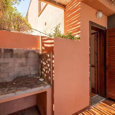 Accu Is Prezzus C Fronte Mare Daire *