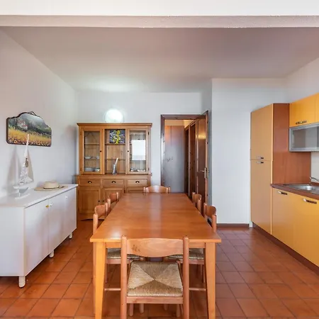 Apartment Accu Is Prezzus C Fronte Mare *