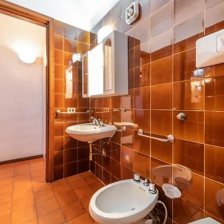 Accu Is Prezzus C Fronte Mare * 维拉西米乌斯