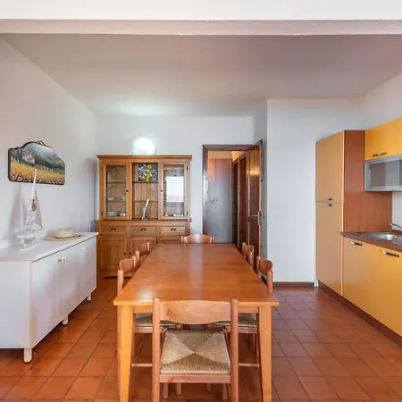 Accu Is Prezzus C Fronte Mare Apartamento *