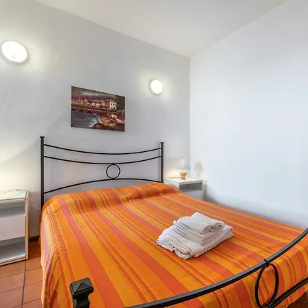 Accu Is Prezzus C Fronte Mare Appartement *