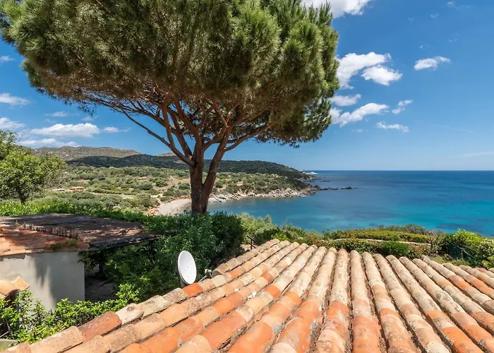 Accu Is Prezzus C Fronte Mare Villasimius